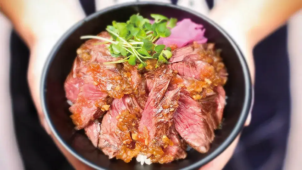熟成牛ハラミステーキ丼-WALT